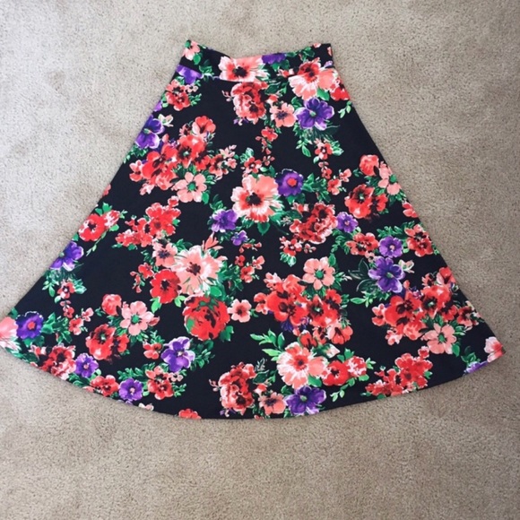 Black Floral Midi Skirt - Picture 2 of 3